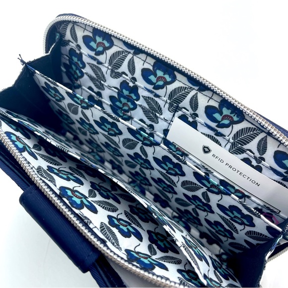 Vera Bradley Performance Twill RFID Turnlock Wallet Classic Navy NWT - Picture 7 of 10